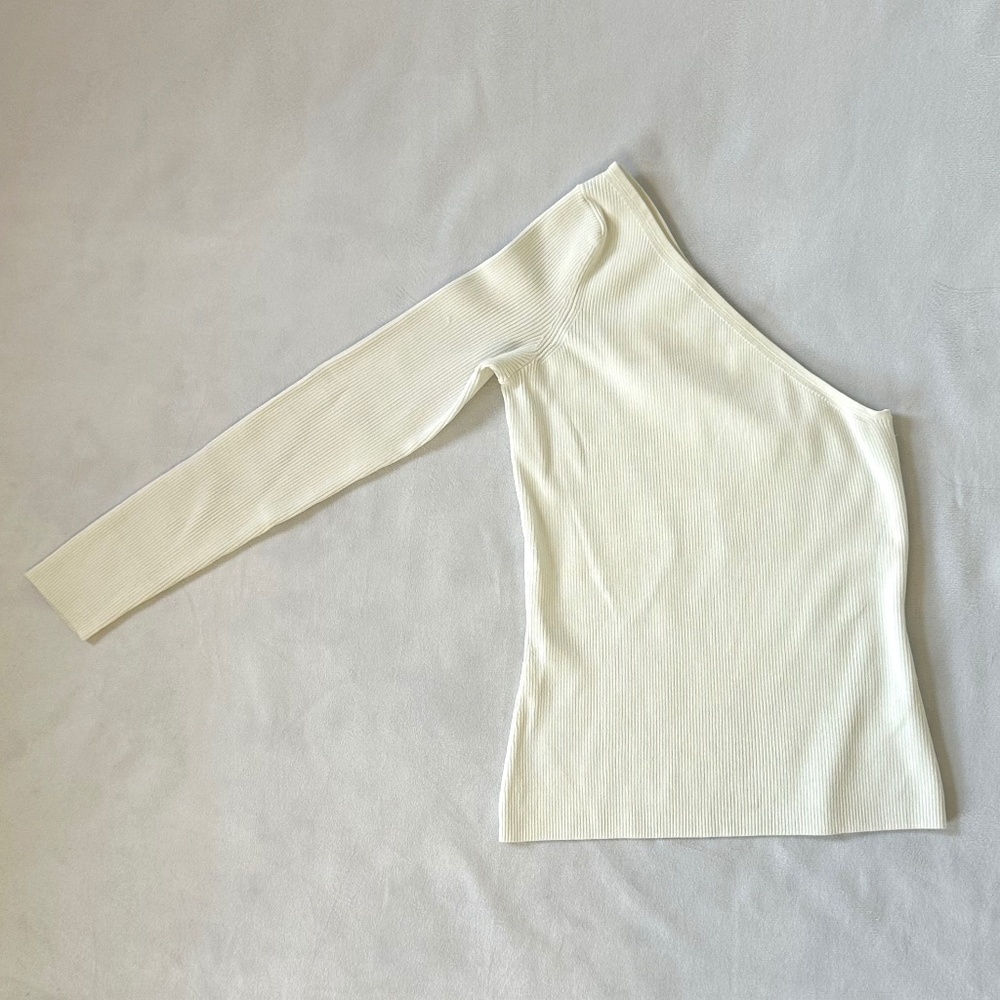 Elizabeth and James Amanda One-Shoulder Ribbed Stretch Top